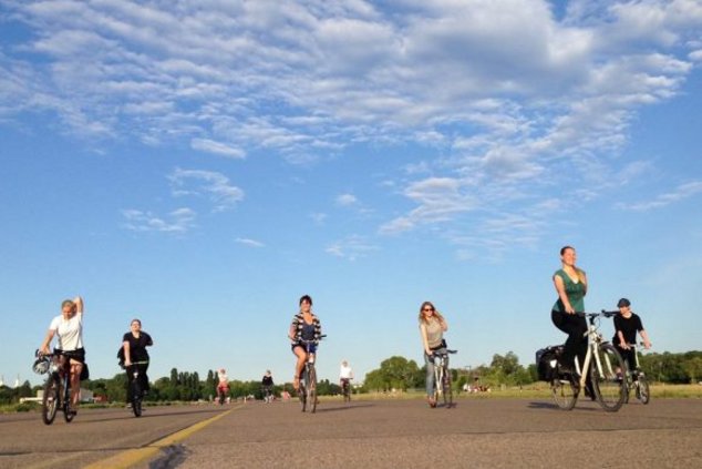 Йога на велосипедах: поворачивай в нирвану