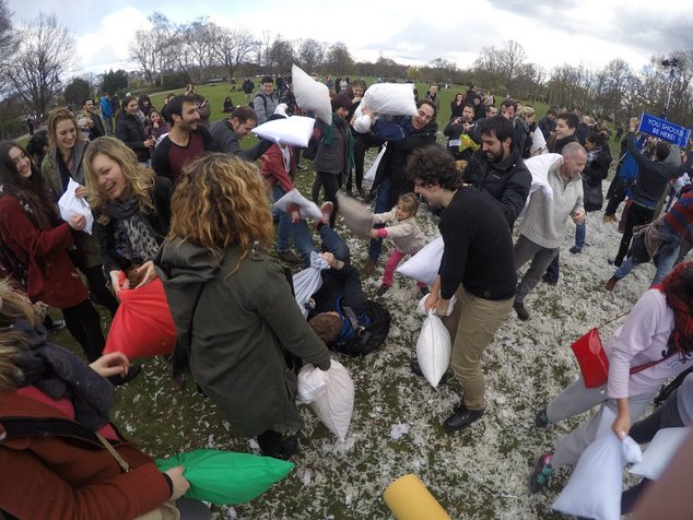 Всемирный бой подушками в Берлине