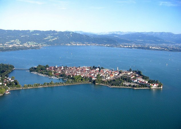 Самый короткий авиарейс в мире: из Германии в Швейцарию за 8 минут