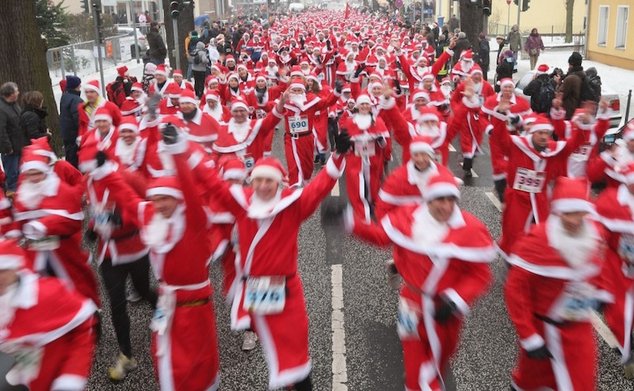 Ежегодный забег Санта-Клаусов