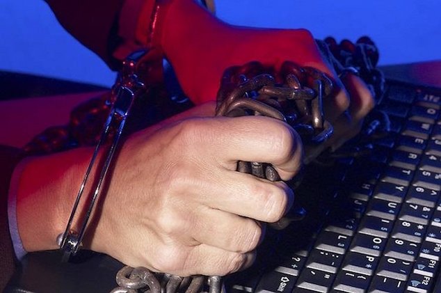 В тюрьму за репост: Германия борется с фейковыми новостями