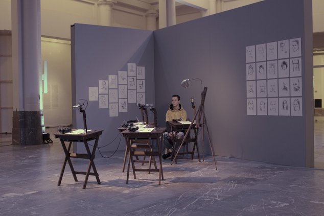 Роботы рисуют людей