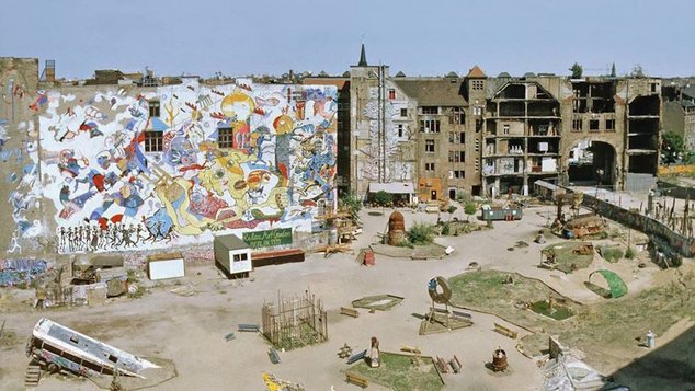Tacheles празднует 27 день рождения: фотовыставка Штефана Шиллинга