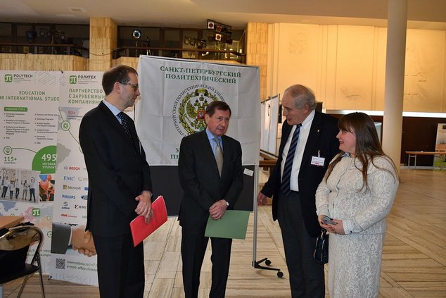 Go East Generation: поколение в сети