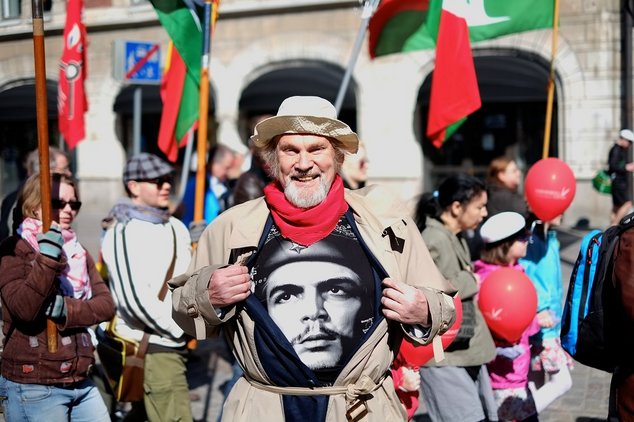 Да здравствует 1 мая!