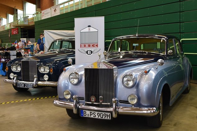 Выставка ретроавтомобилей - отличное мероприятие для семейного отдыха 