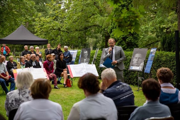 День исторической памяти и боли в сердцах